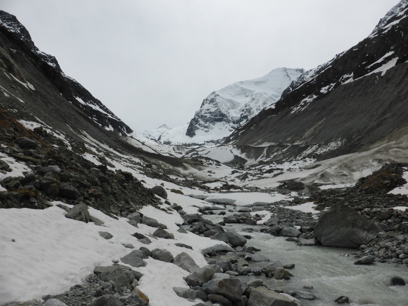 Chaussage hier avant le front du glacier