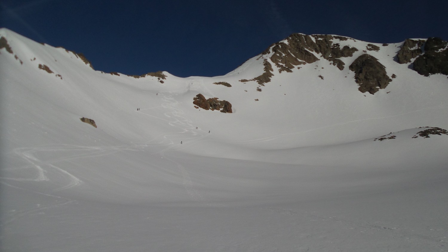 Col de l'Amiante et Rocher Blanc à droite
