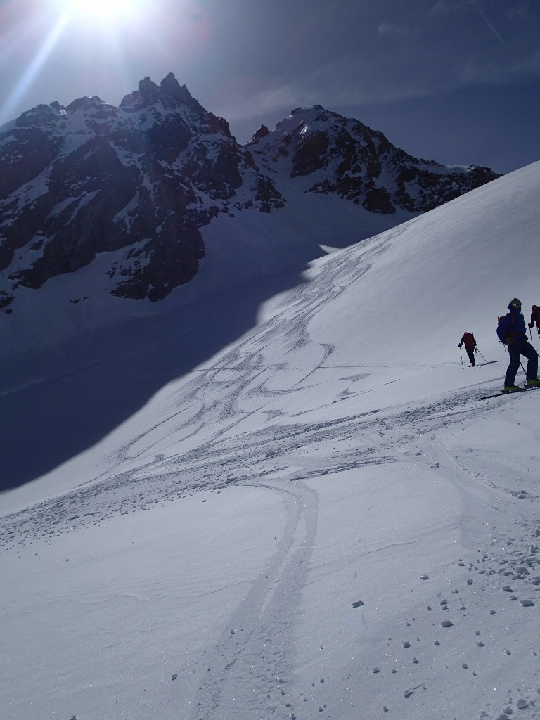 Du beau ski! Croisement ac un groupe montant.