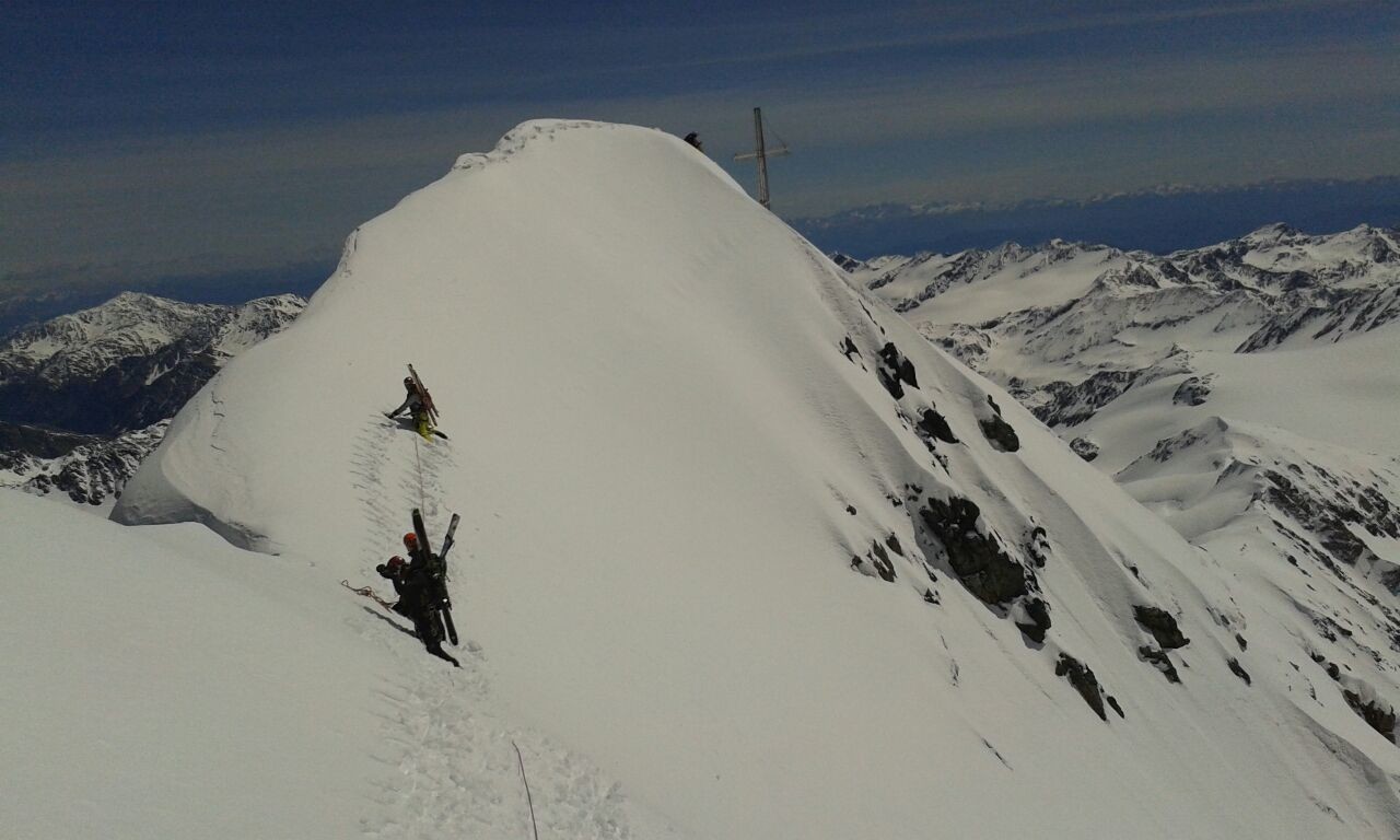 traverso verso la croce di vetta