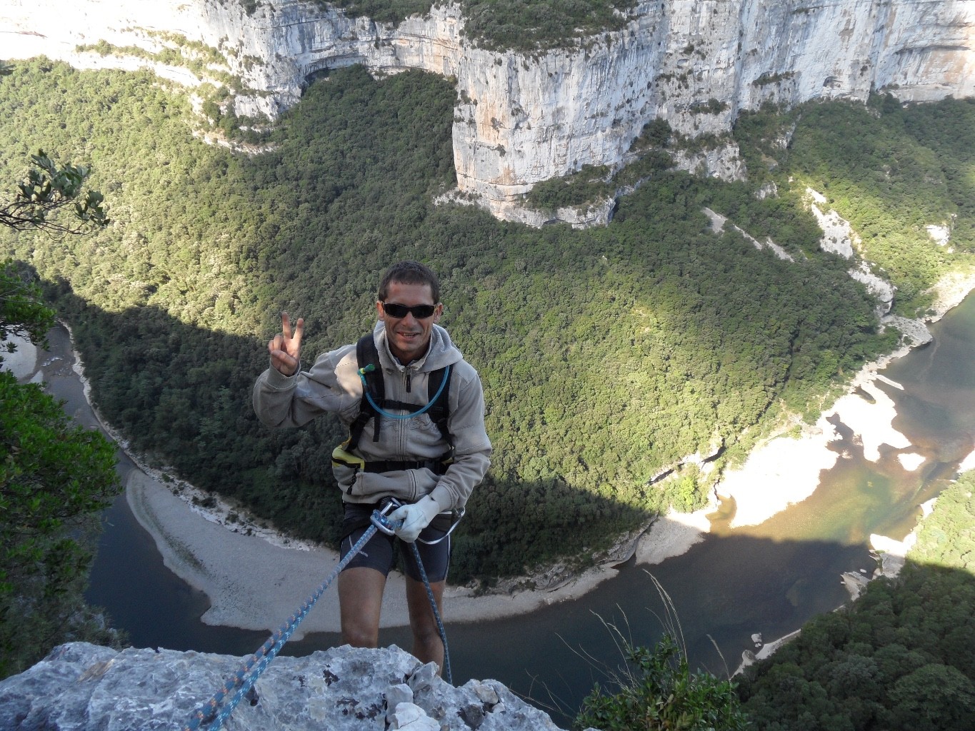 descente dans gorges profonde