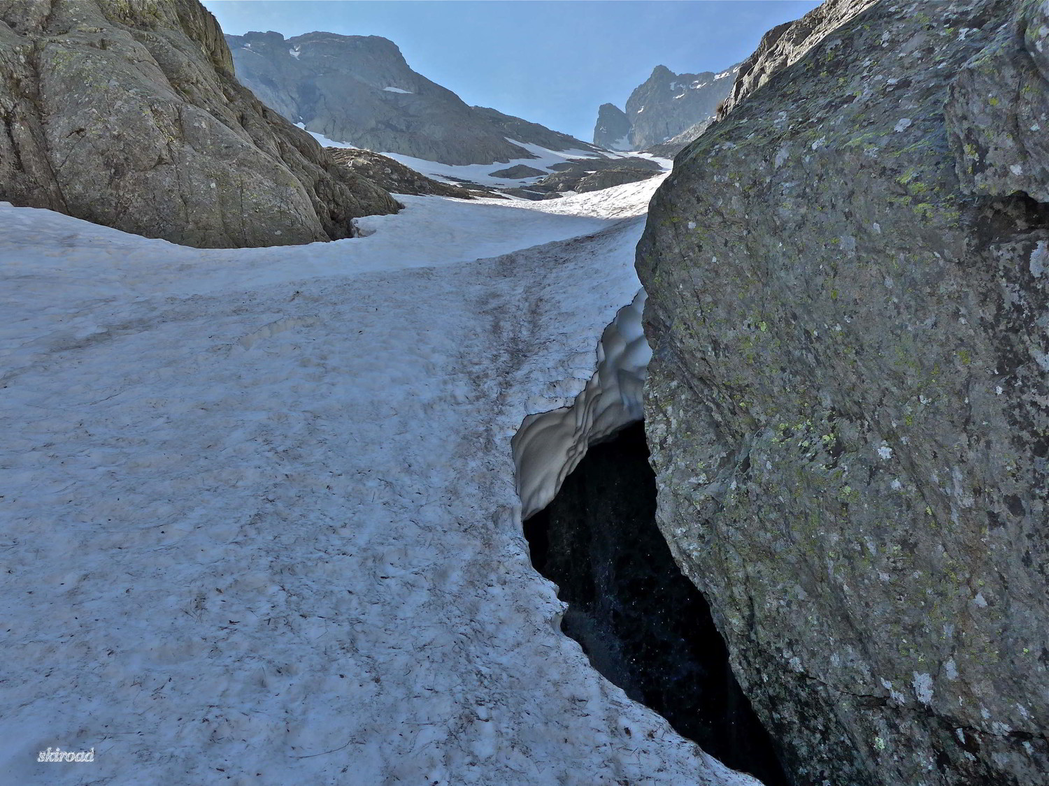 Le passage de la cascade, 1m d'épaisseur environ, cela ne tiendra pas longtemps.