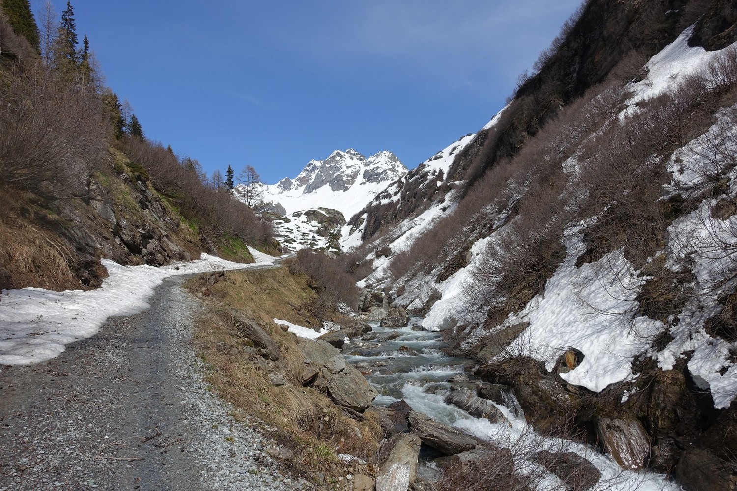La neige dès 1900m