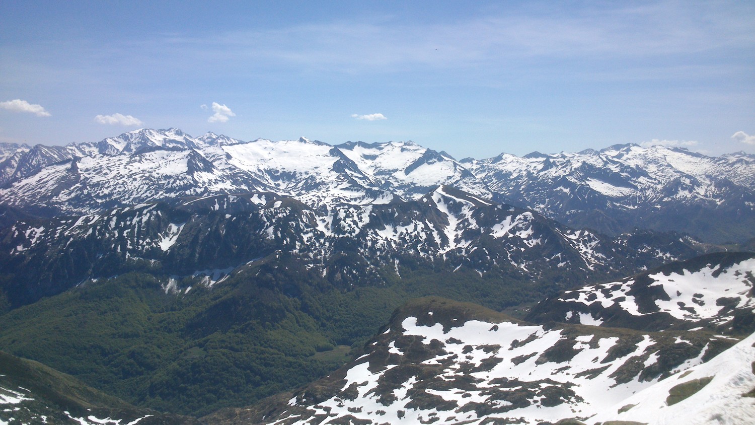 depuis le sommet, vers le massif de Bassiès et le Montcalm