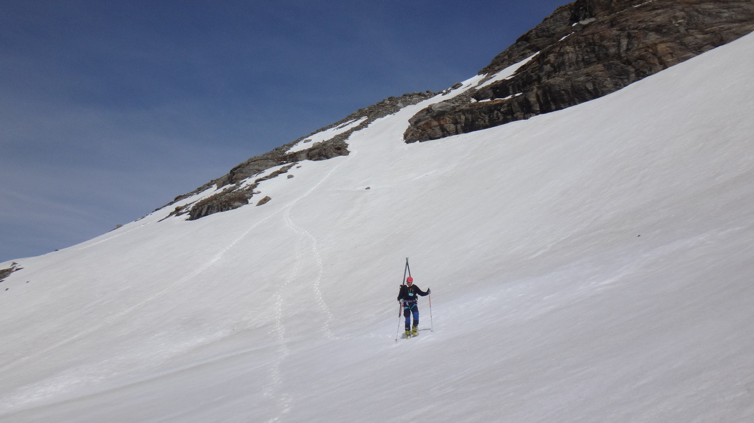 discesa dalla morena al vallone glaciale
