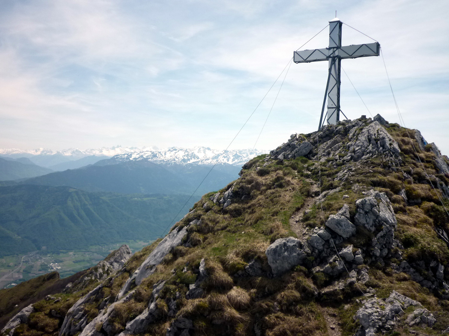 Une "superbe" Croix Mécano au sommet.