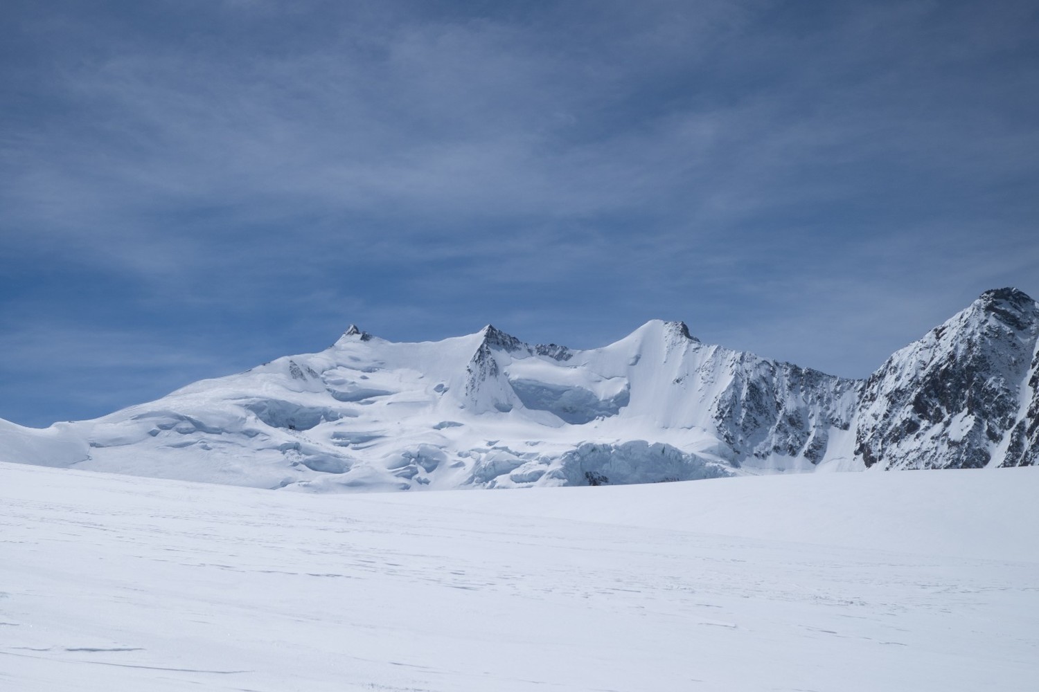 Nadelhorn con la nord sciata