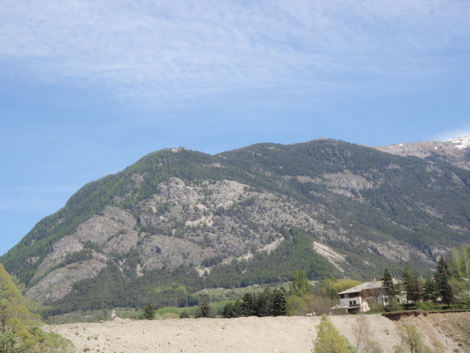 le fort vue depuis la vallée