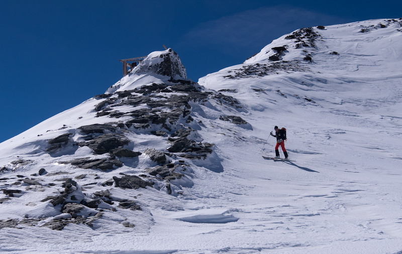 Au dessus du col du Ruitor, les vestiges d'un abri