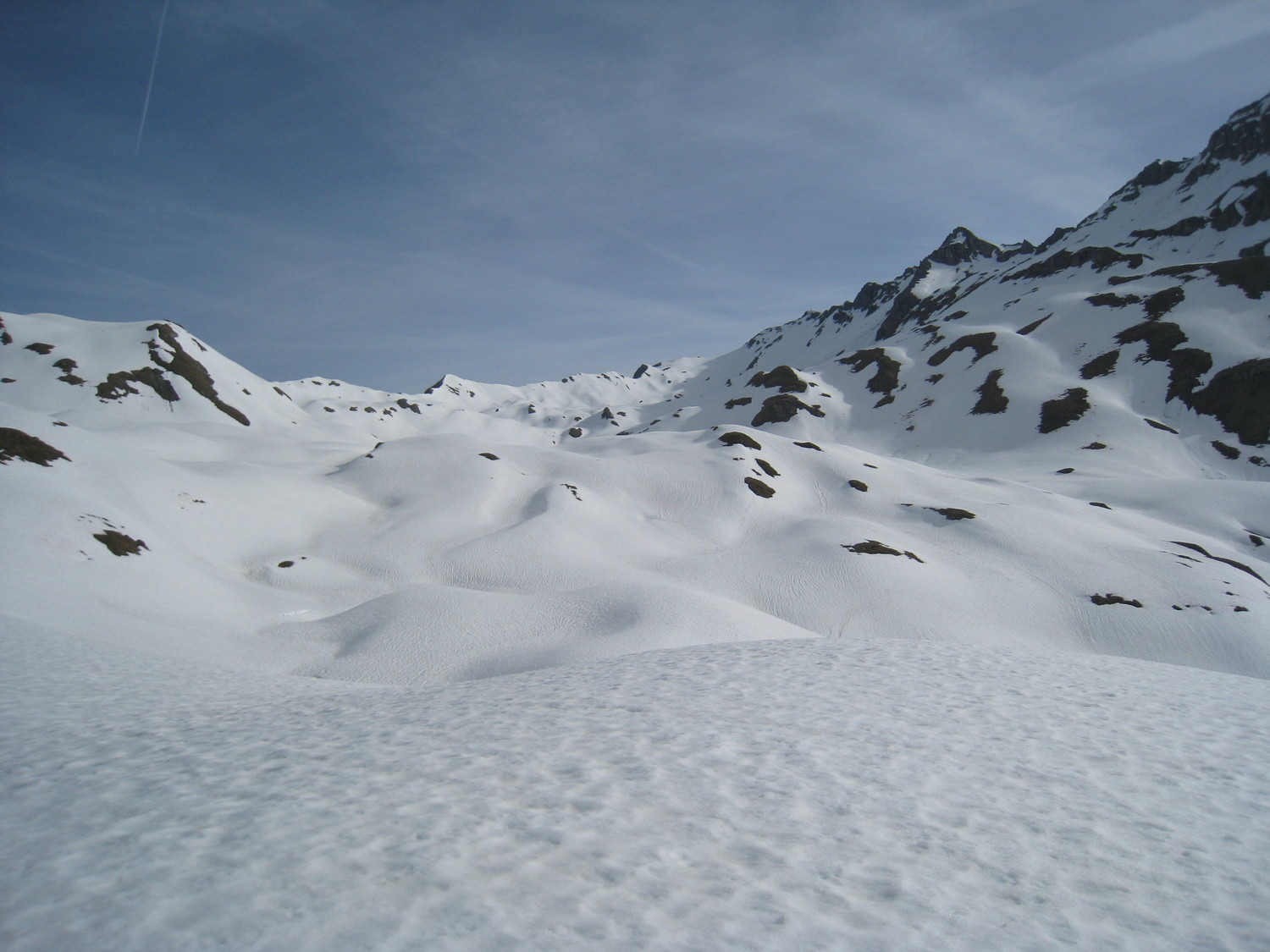 le vallon de la Vacherie, col "faux Ouillon"" tout au fond - Clavettaz