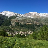 Le village du Monêtier-les-Bains vu de la chapelle Saint Antoine