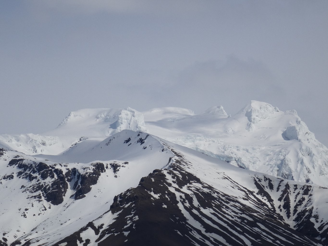 Sommet vue du bas plus tard dans l'après midi