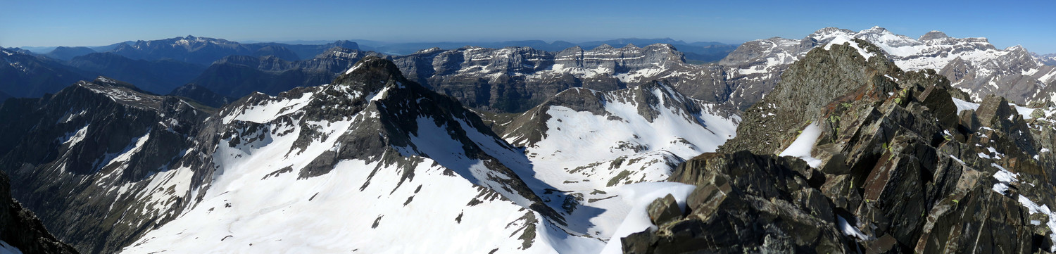 Sommet, 10h00, pile poil à l'heure, vue sur le Robinera et les Tres Sorores