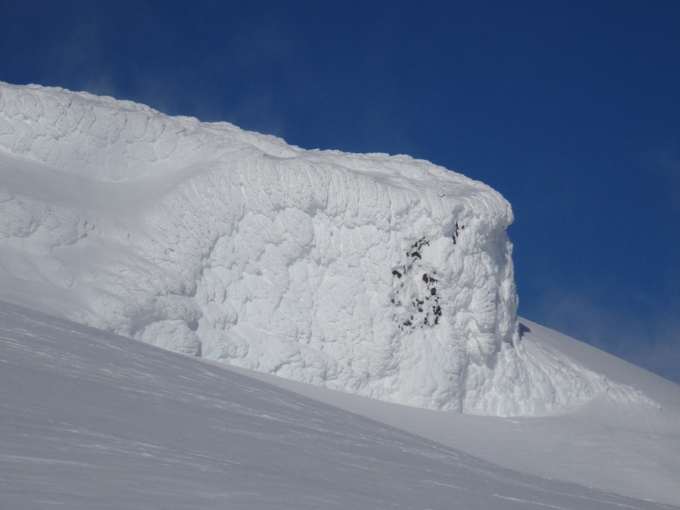redscente, une paroi verticale de givre d'au moins 50m pour les amateurs :-)