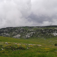 la lande à traverser de droite à gauche est en haut