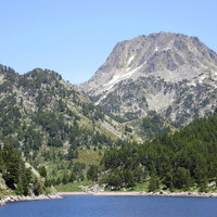 refuge des Bésines & pic des Bésineilles vus du barrage des Bésines