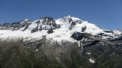 Vue du Grand Paradis depuis le col Manteau