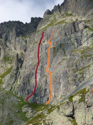 Contreforts de l'Aiguille du Charmo: Tracé rouge "This Little Piggy" / Tracé Jaune "Or noir"