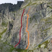 Contreforts de l'Aiguille du Charmo: Tracé rouge "This Little Piggy" / Tracé Jaune "Or noir"