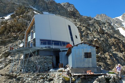 Gonella, refuge neuf-. Gonella, refuge neuf-.