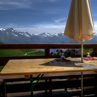 Terrasse au refuge du Mont Jovet