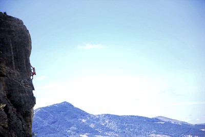 Stéphane sur le fil de la L2 de "La fuite enchantée (Grande arête)".
