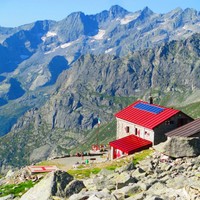 Rifugio Gianetti à la montée vers le Pizzo Cengalo