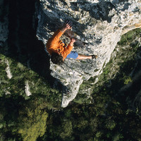 Stéph dans la L4 de "La fuite enchantèe (Grande arête)", 6a