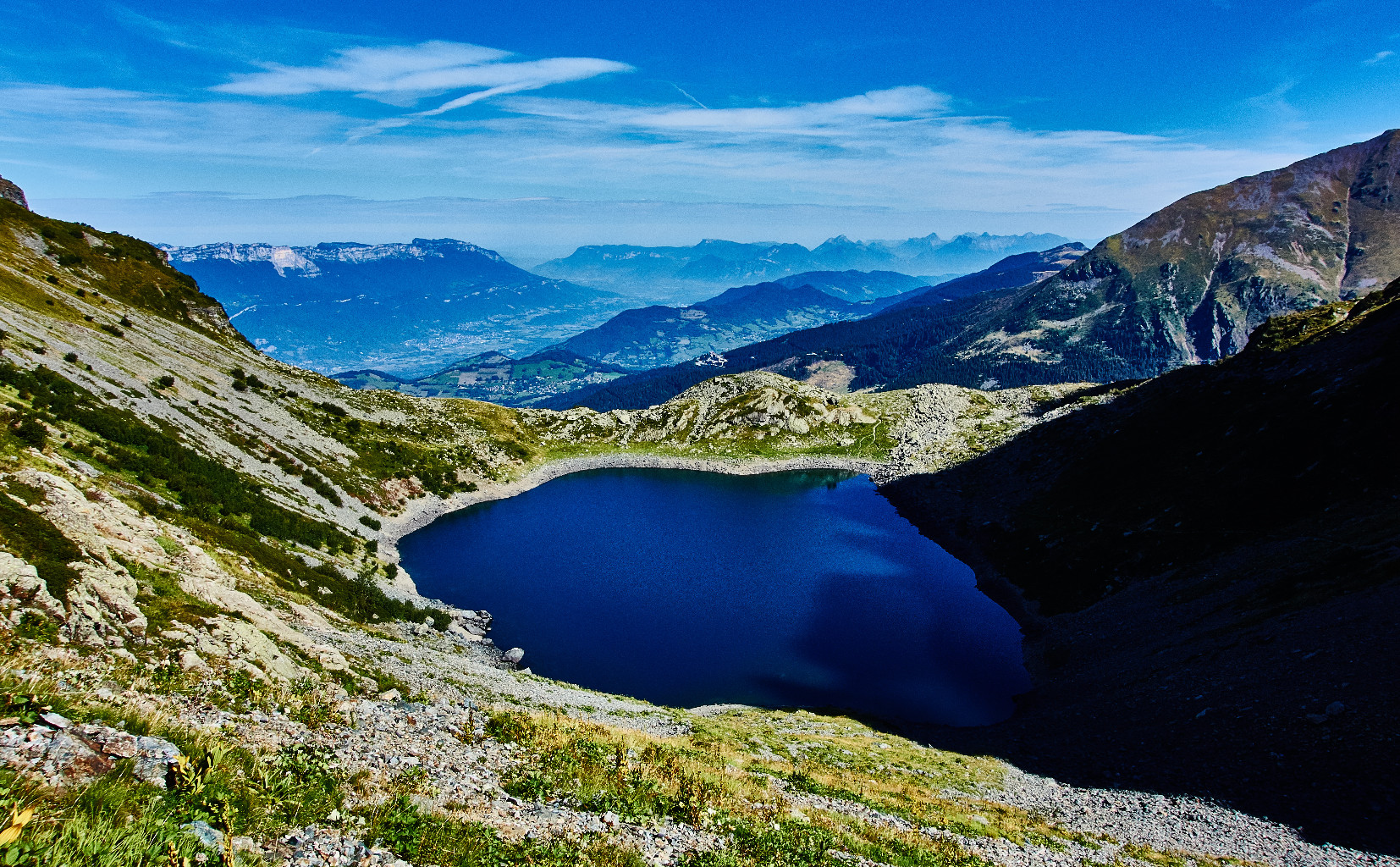 Le Lac de Crop baigné de lumière au retour... - Camptocamp.org