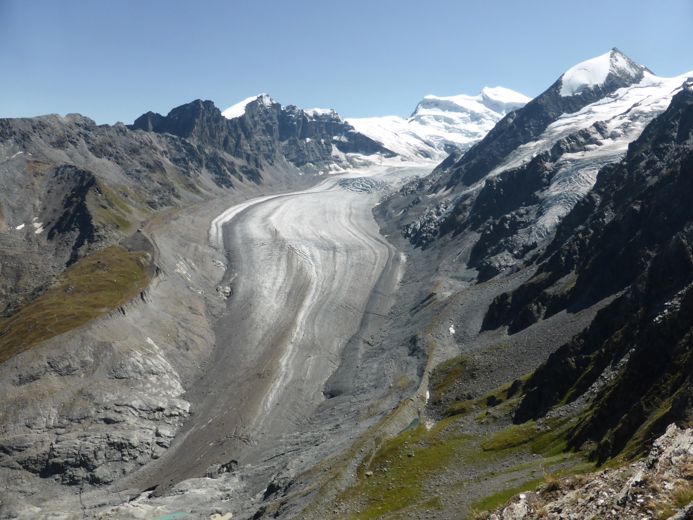 Glacier de Corbassière et les Combins depuis le sommet - Camptocamp.org