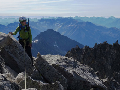 Petite pause contemplation sur l'arête Salenques-Tempetes
