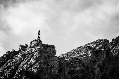 Le Jeune Homme et la Montagne [Trek Alta via n°2, Massif des Dolomites, Italie] Adrien Cartier Photographie