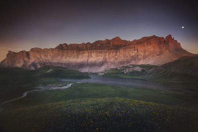 L'aube et le lac d'Anterne