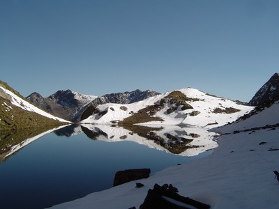 miroir hivernal à canalbonne (vicdessos)