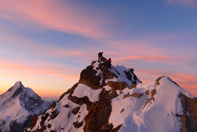 sur la dent blanche