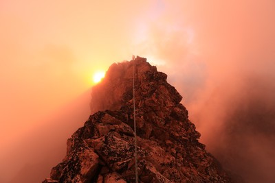 Crépuscule magique au sommet de la Tête du Rouget