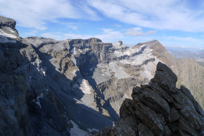 Arête Passet, superbe approche depuis le refuge des Sarradets