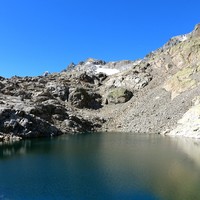 Lac de la Persévérance et Tête sur les Lacs à gauche