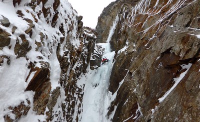 Jolie ambiance goulotte pour L3 de Répulsion dans le vallon du Diable Jolie ambiance goulotte pour L3 de Répulsion dans le vallon du Diable
