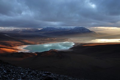 Soleil levant sur la Laguna Verde - Licancabur Soleil levant sur la Laguna Verde - Licancabur