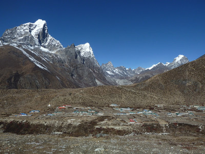 vue sur dingboche