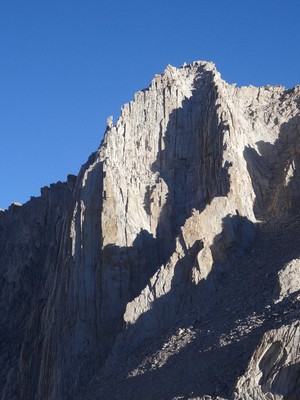 Fishhook Arête visible en centre bas puis droite. Fishhook Arête visible en centre bas puis droite.