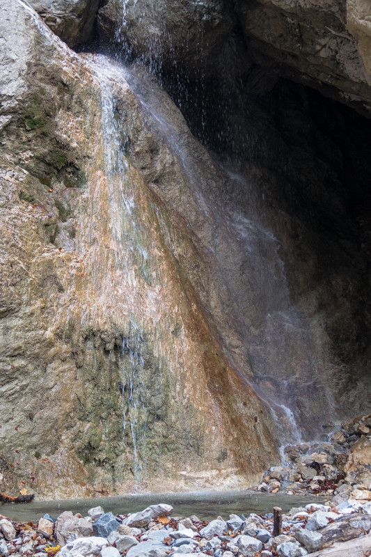 La douche (au moment où les premières gouttes arrivent...) du ruisseau de Charminelle