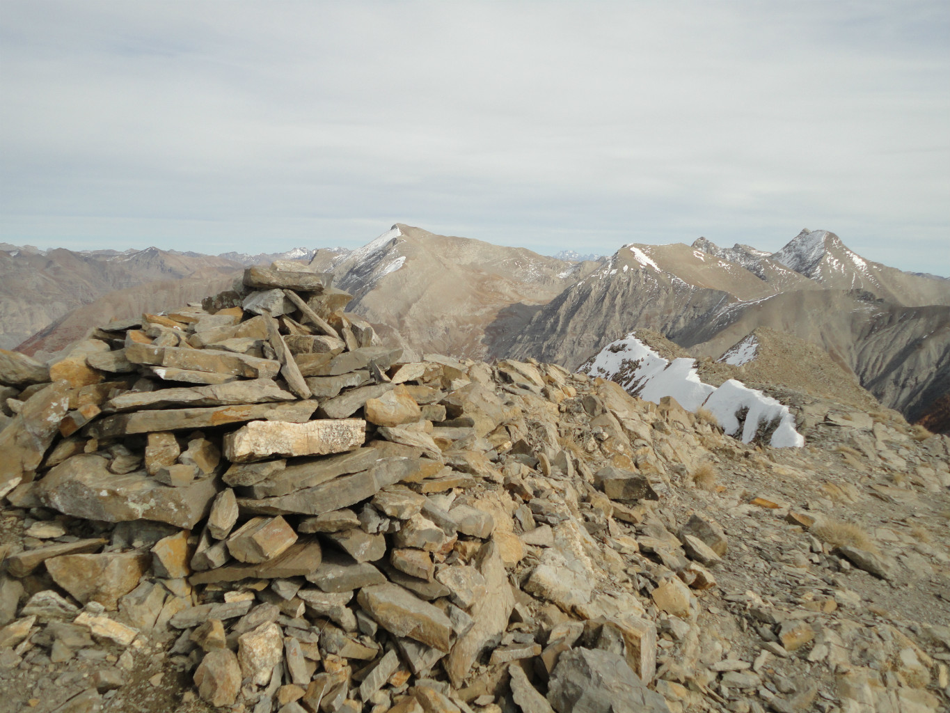Au sommet. Vue en direction de l'Est