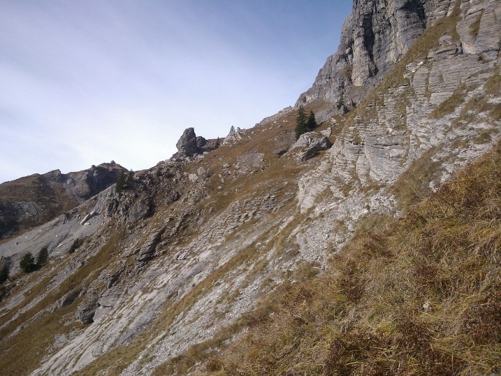 Zone d'éboulis à traverser