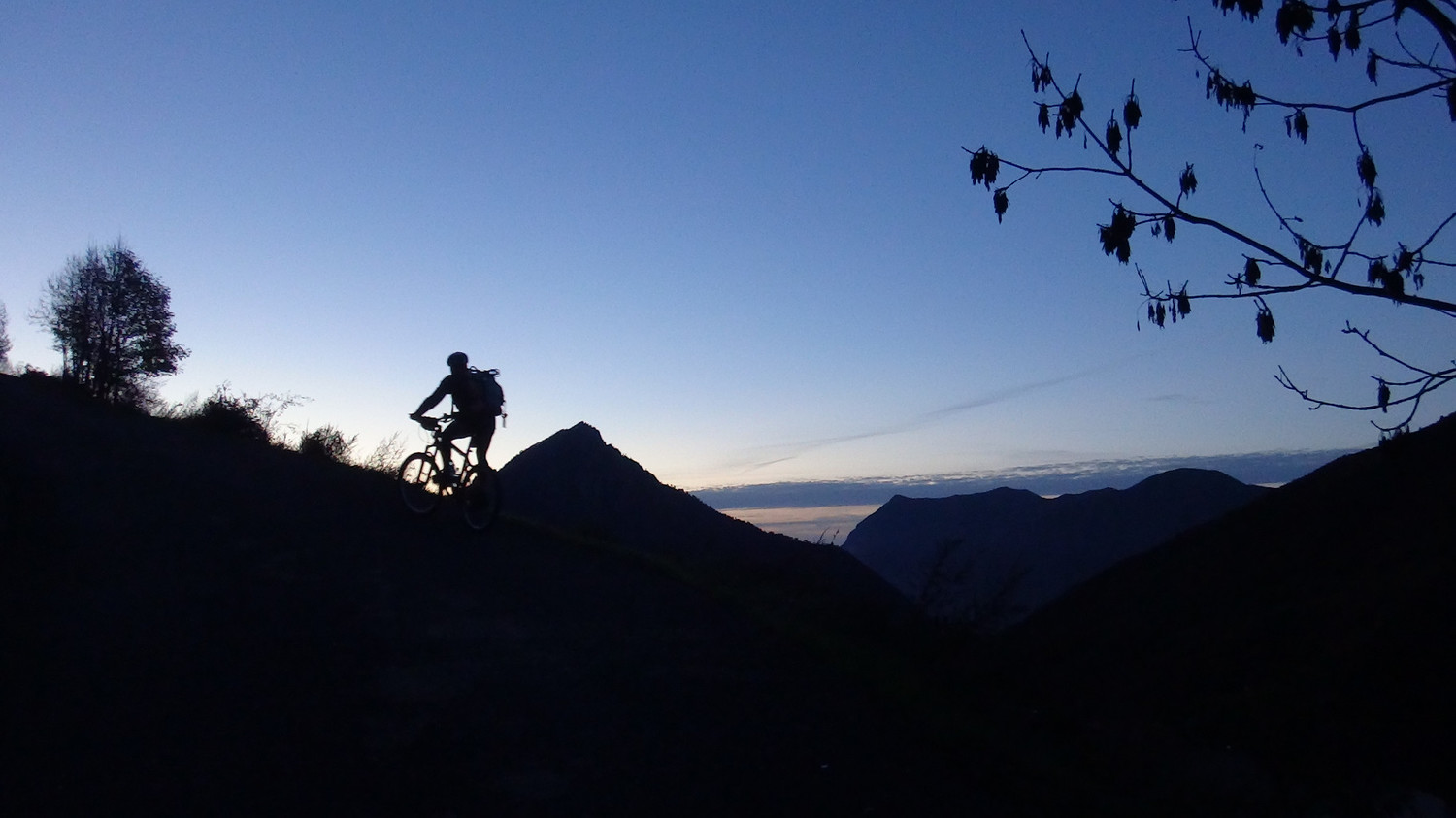 luci del mattino verso il Monte Piadaggio