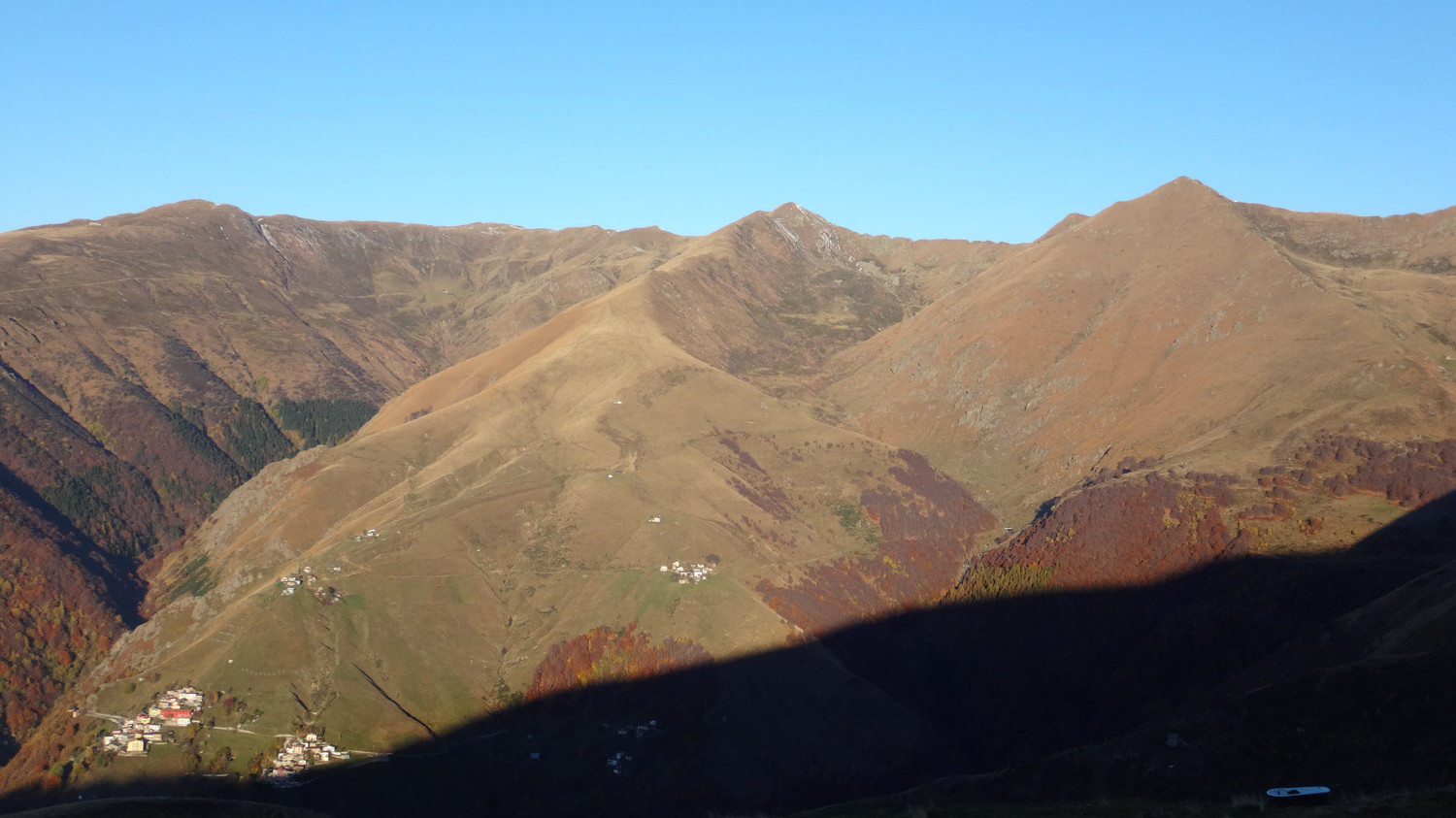 i rossi tra il monte Lungo e lo Stabiello