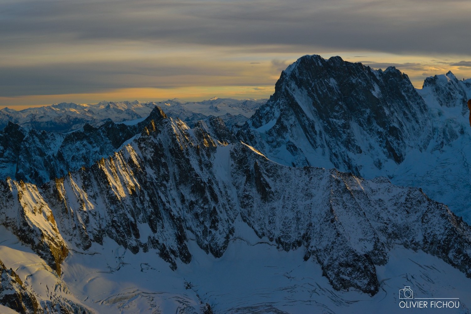 coucher de soleil sur les jorasses archi sèches.
