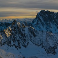 coucher de soleil sur les jorasses archi sèches.