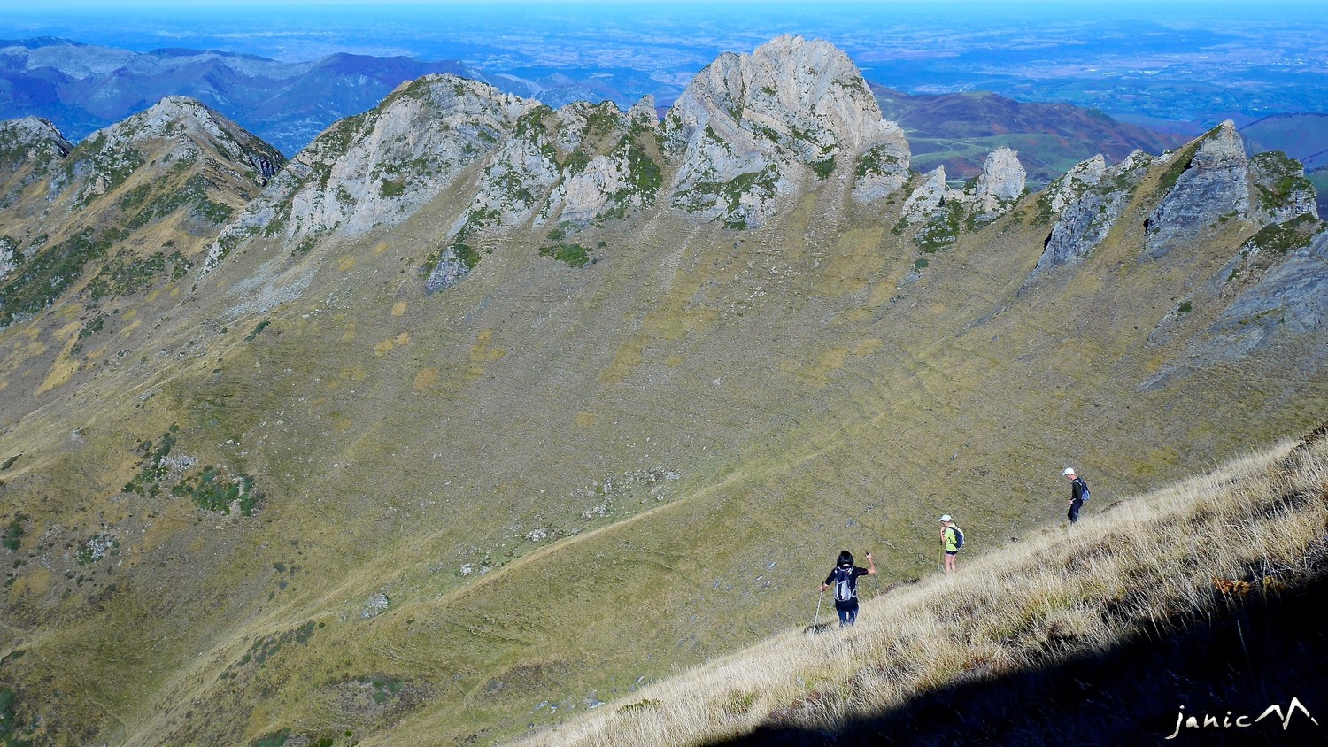 Descente du versant NW